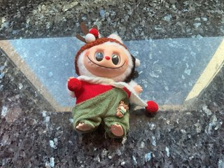 2 Labubus Navideños