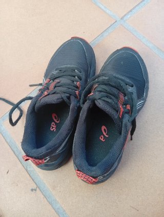 Zapatillas Asics Venture Niños Negro/Rojo