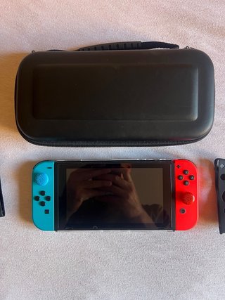 Nintendo Switch Roja y Azul con Funda y protector