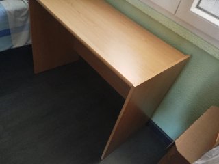 Mesa de escritorio sencilla