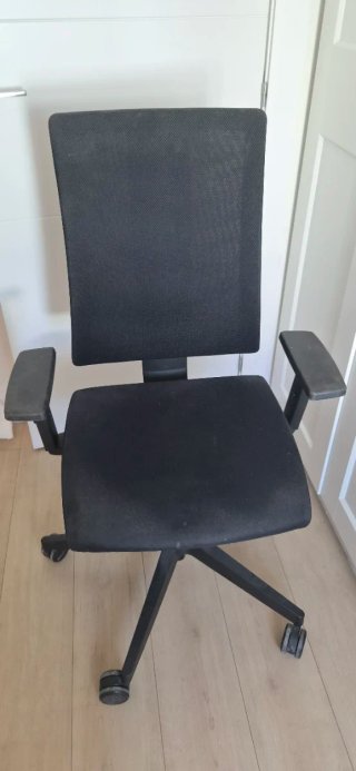 Silla de escritorio negra