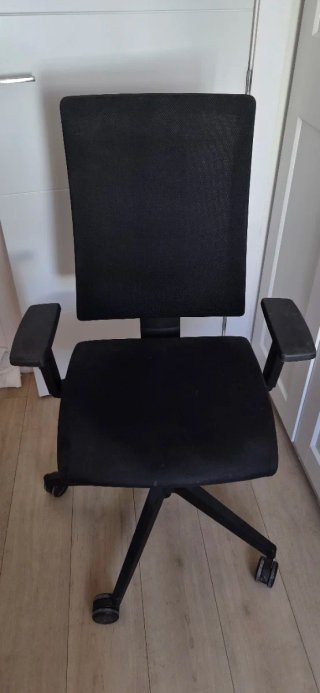 Silla de escritorio negra