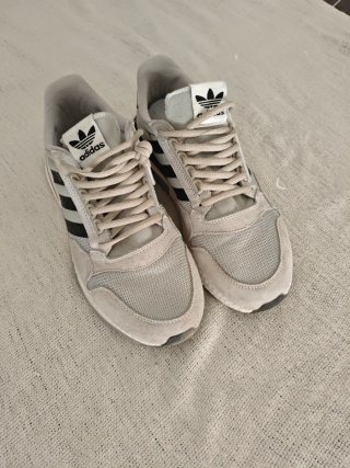 Zapatillas Adidas grises y negras talla 43