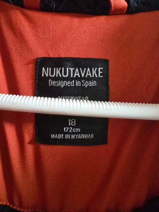 Casaco Nukutavake com pelo no interior.