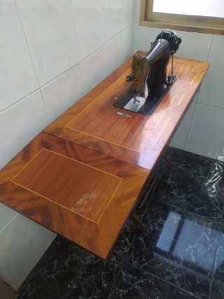 Máquina de coser antigua Alfa