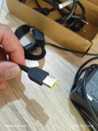 Adaptador de corriente Lenovo 135w