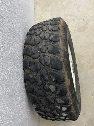 Llanta Patrol + BFGoodrich Mud-Terrain T/A