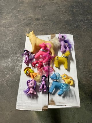 Pony y Perro de Juguete