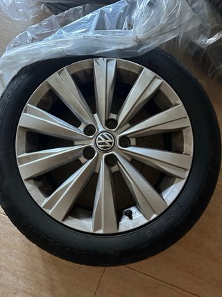 Llantas Volkswagen 16 pulgadas con neumáticos