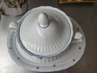 Sopera y bandeja Santa Clara porcelana