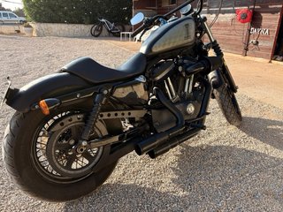 Harley-Davidson XL 1200N Nightster Negra