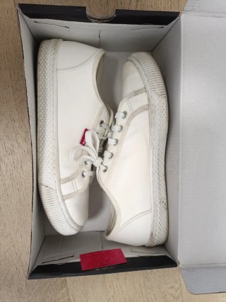 Zapatillas Levi's blancas