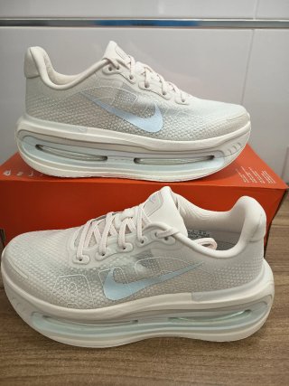 Nike Vomero Premium ESS Talla 40 y 40.5