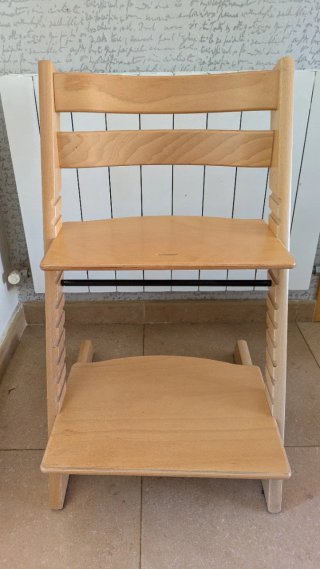 Trona Stokke madera