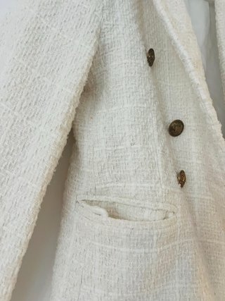 Blazer blanco con botones