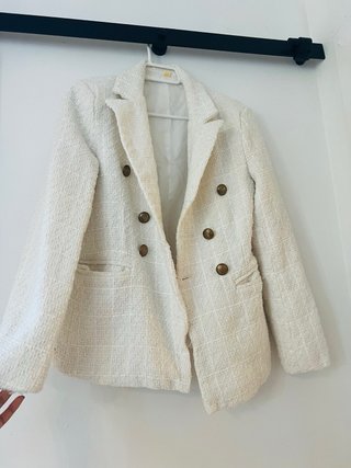 Blazer blanco con botones