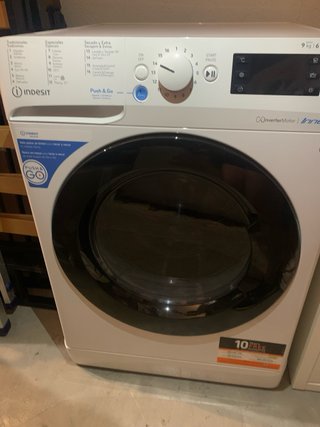 Lavadora Secadora de Ropa