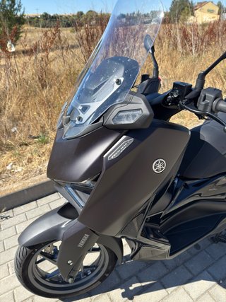 Yamaha XMAX Tech MAX