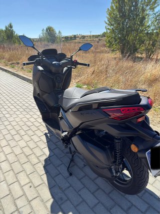 Yamaha XMAX Tech MAX