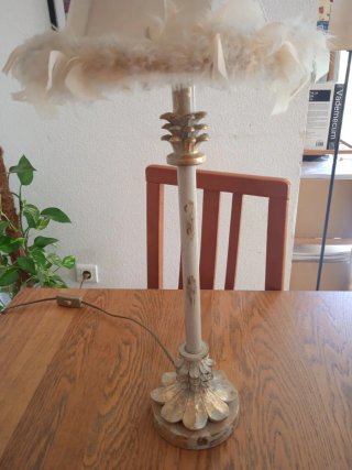 Lámpara de mesa vintage beige y dorada
