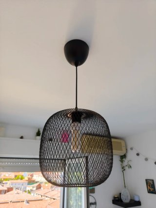 Lámpara colgante de metal negra