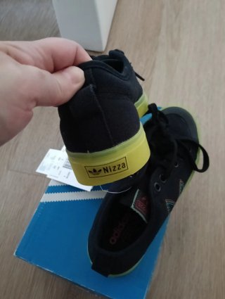 Zapatillas Adidas Nizza  talla 35 Nuevas