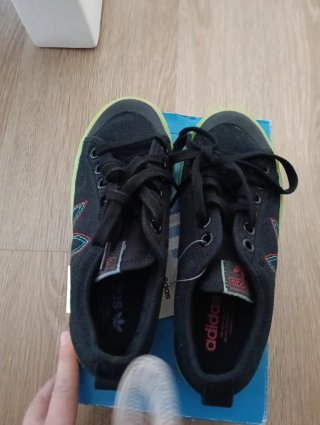 Zapatillas Adidas Nizza  talla 35 Nuevas