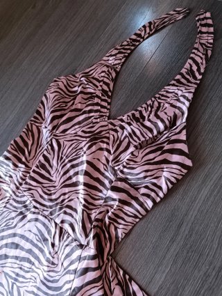 Vestido de raso con estampado cebra