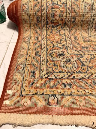 Alfombra clásica de lana multicolor