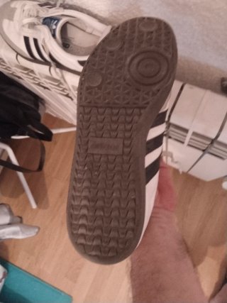 Zapatillas Adidas Blancas y Negras