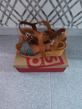 Sandalias de cuña mujer marrones y plateadas