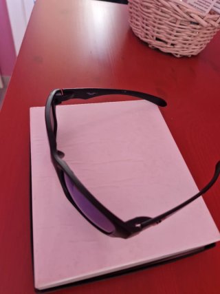 Gafas de sol Emporio Armani negras y azules