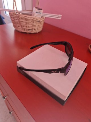 Gafas de sol Emporio Armani negras y azules