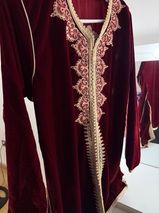 Jabador Mujer Bordado Dorado y Rojo