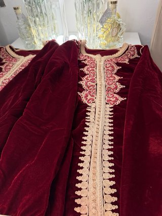 Jabador Mujer Bordado Dorado y Rojo