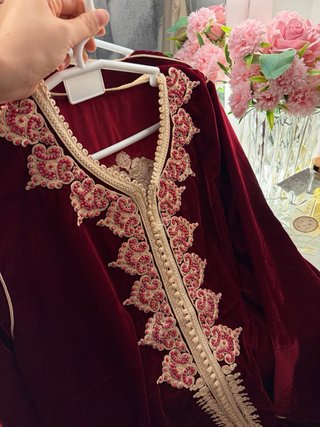 Jabador Mujer Bordado Dorado y Rojo