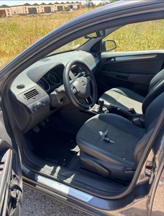 Opel Astra 2011