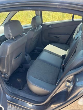 Opel Astra 2011