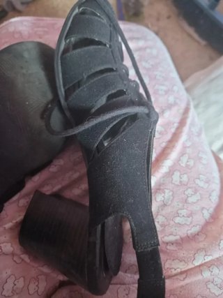 Zapatos de tacón negros para mujer
