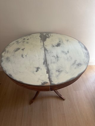 Mesa de comedor redonda con cristal