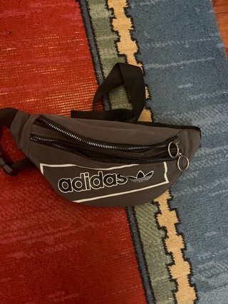 Riñonera Adidas gris