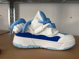 Zapatillas OGIY Talla 42 Nuevas