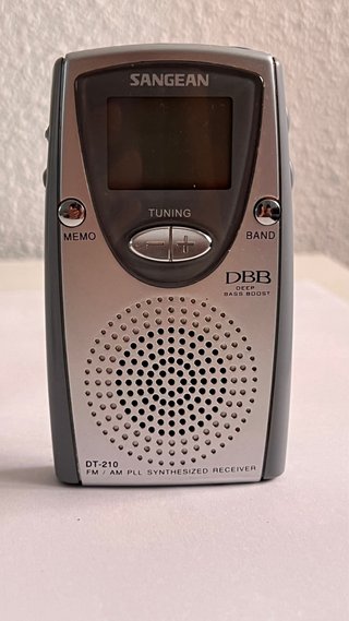 Radio Portátil Sangean DT-210V