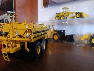 Joal ref#40061-Camión Cisterna Komatsu HM 400-1