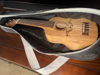 Ukelele Concierto Bones Guitars SP210S