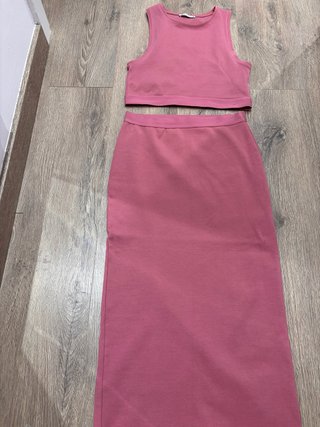 Conjunto top y falda rosa