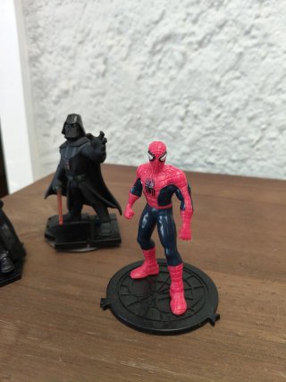 Figuras Superhéroes Marvel y Star Wars