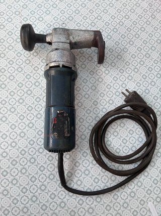 Maquina Cortadora de chapa profesional marca Bosch