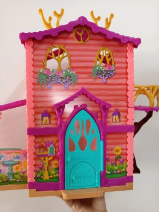 Casa Enchantimals con accesorios