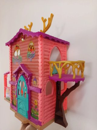 Casa Enchantimals con accesorios